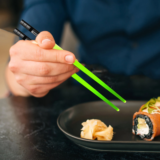 Palillos LED brillantes: convierte el sushi en una mini rave en la mesa